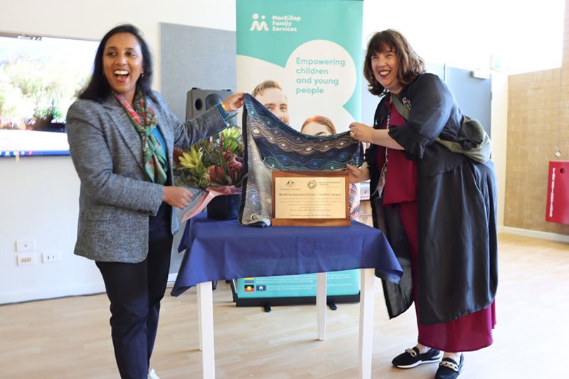 Dr Michelle Ananda-Rajah MP, Member for Higgins, and Angela Alibrando, Caulfield Campus Principal, unveil the memorial plaque